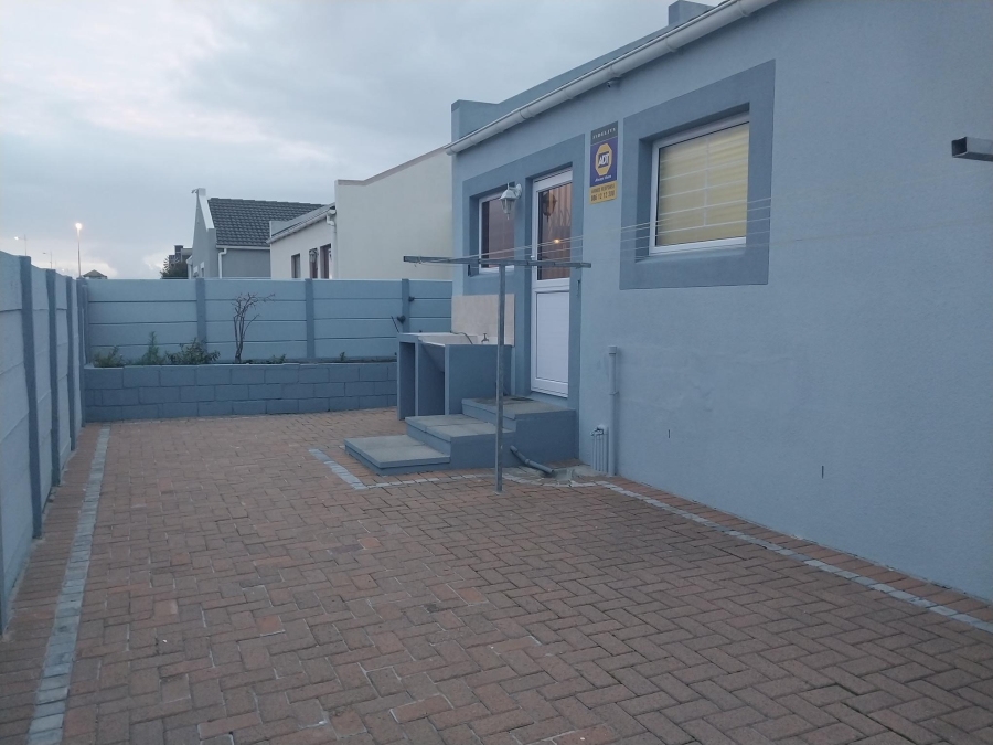 To Let 2 Bedroom Property for Rent in Sunningdale Western Cape